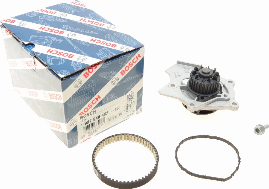 BOSCH 1 987 946 483 - Pompa acqua + Kit cinghie dentate www.autoricambit.com