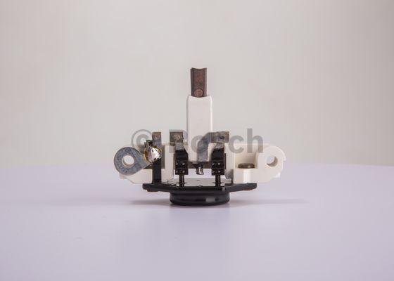 BOSCH 1 197 311 242 - Regolatore di tensione del generatore www.autoricambit.com