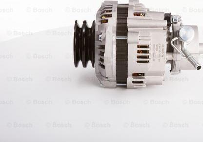 BOSCH F 042 303 112 - Alternatore www.autoricambit.com