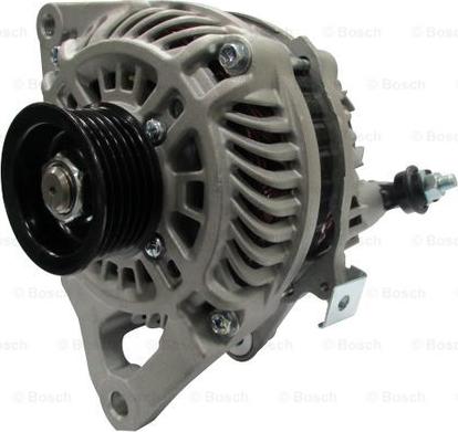 BOSCH F 042 303 122 - Alternatore www.autoricambit.com