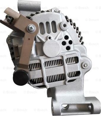 BOSCH F 042 205 104 - Alternatore www.autoricambit.com