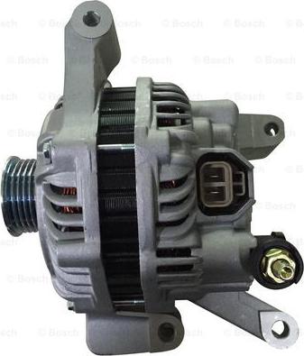 BOSCH F 042 205 136 - Alternatore www.autoricambit.com