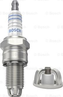 BOSCH F 000 KE0 P05 - Candela accensione www.autoricambit.com