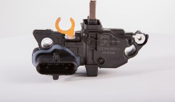 BOSCH F 00M 144 123 - Regolatore di tensione del generatore www.autoricambit.com