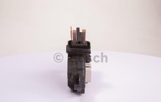 BOSCH F 00M 145 670 - Regolatore di tensione del generatore www.autoricambit.com