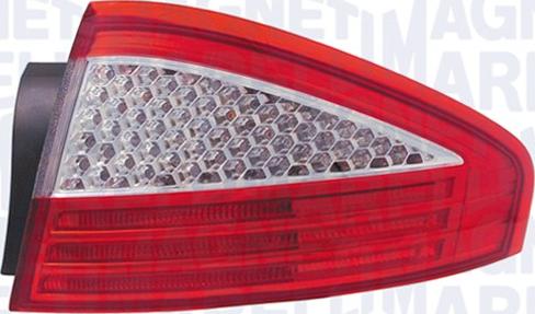 Magneti Marelli 718121201522 - Luce posteriore www.autoricambit.com