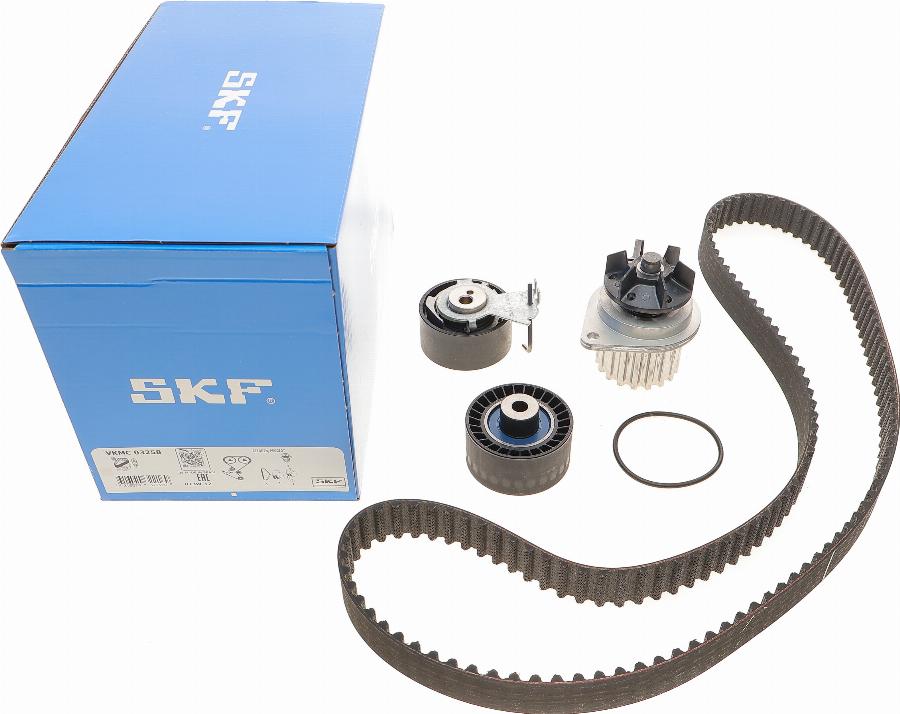 SKF VKMC 03258 - Pompa acqua + Kit cinghie dentate www.autoricambit.com