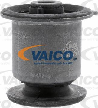 VAICO V10-1034 - Silent Block, Supporto Braccio Oscillante www.autoricambit.com