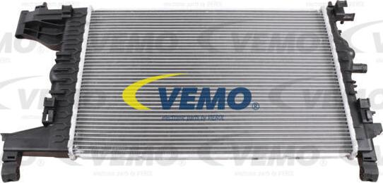 Vemo V40-60-2095 - Radiatore, Raffreddamento motore www.autoricambit.com