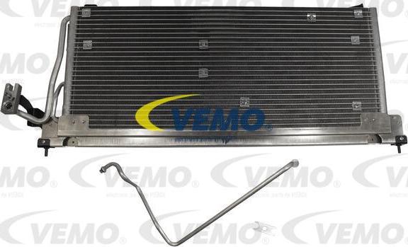 Vemo V40-62-0002 - Condensatore, Climatizzatore www.autoricambit.com