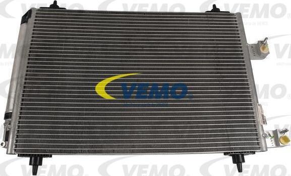 Vemo V42-62-0010 - Condensatore, Climatizzatore www.autoricambit.com