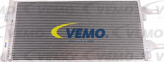 Vemo V22-62-0012 - Condensatore, Climatizzatore www.autoricambit.com